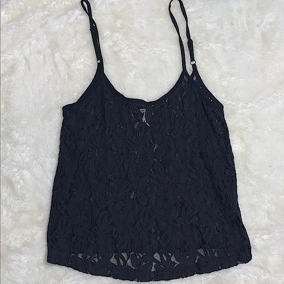 3/$30 Kirra lace tank top crop - Picture 2 of 5